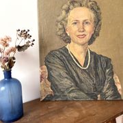 Oil portrait on canvas of an elegant vintage woman 50s