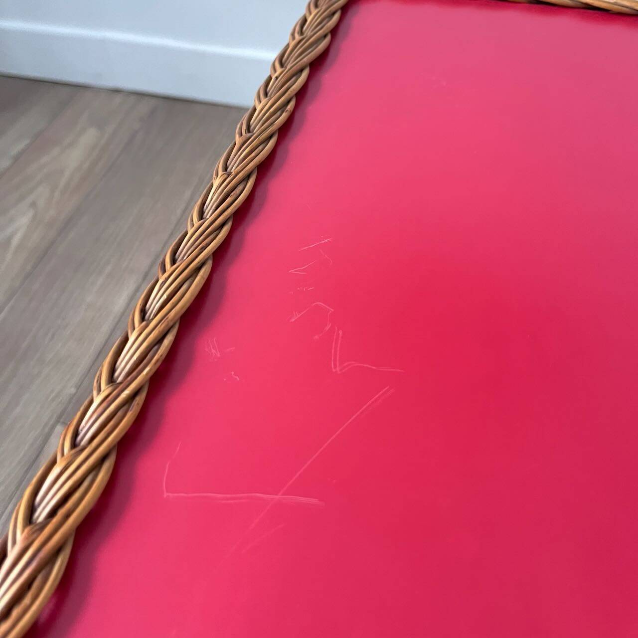 Table basse rotin et Formica