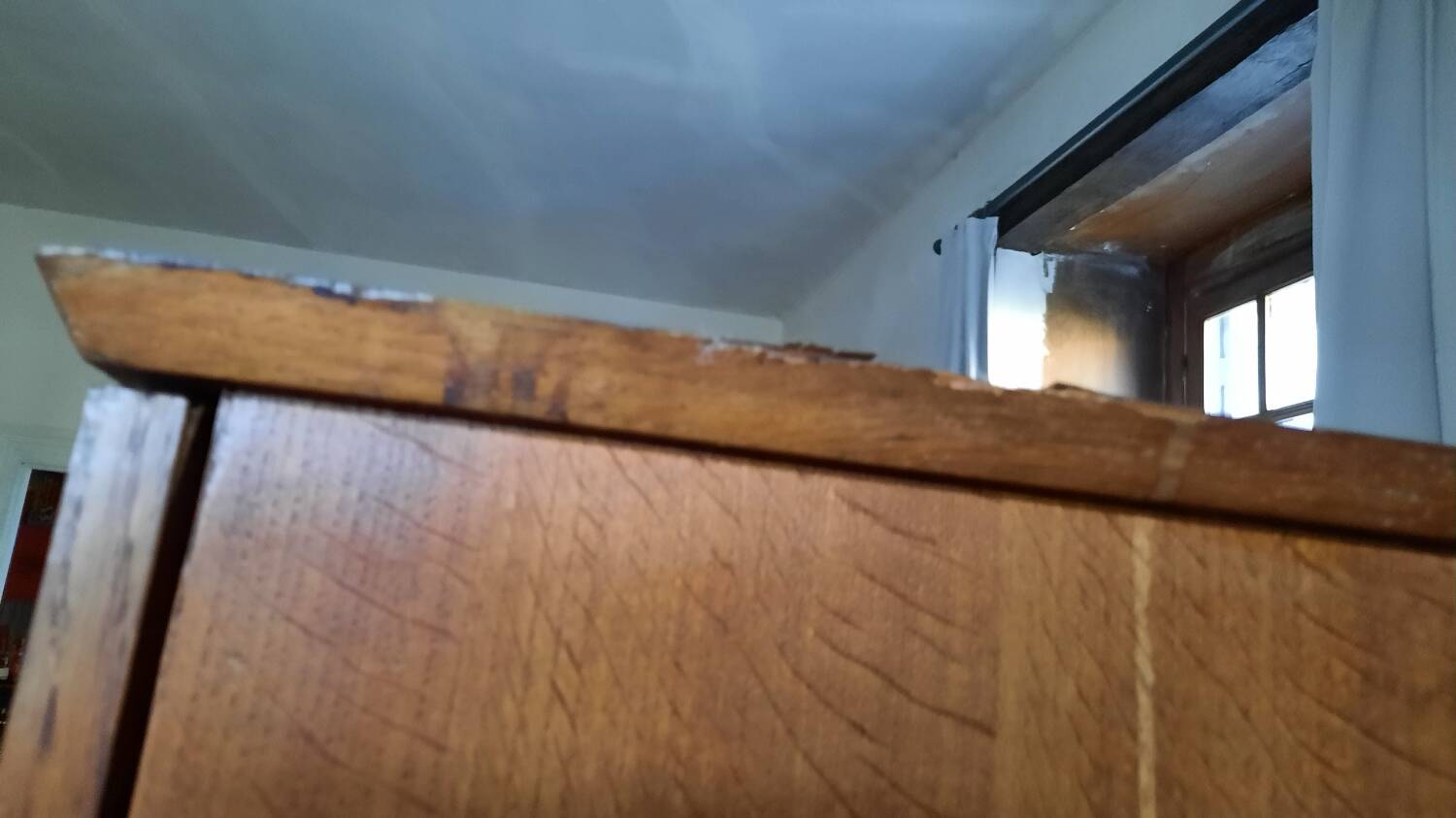 Armoire asymétrique