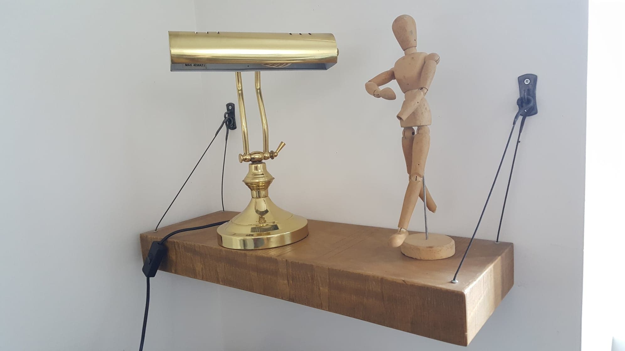 Notary gilded lamp