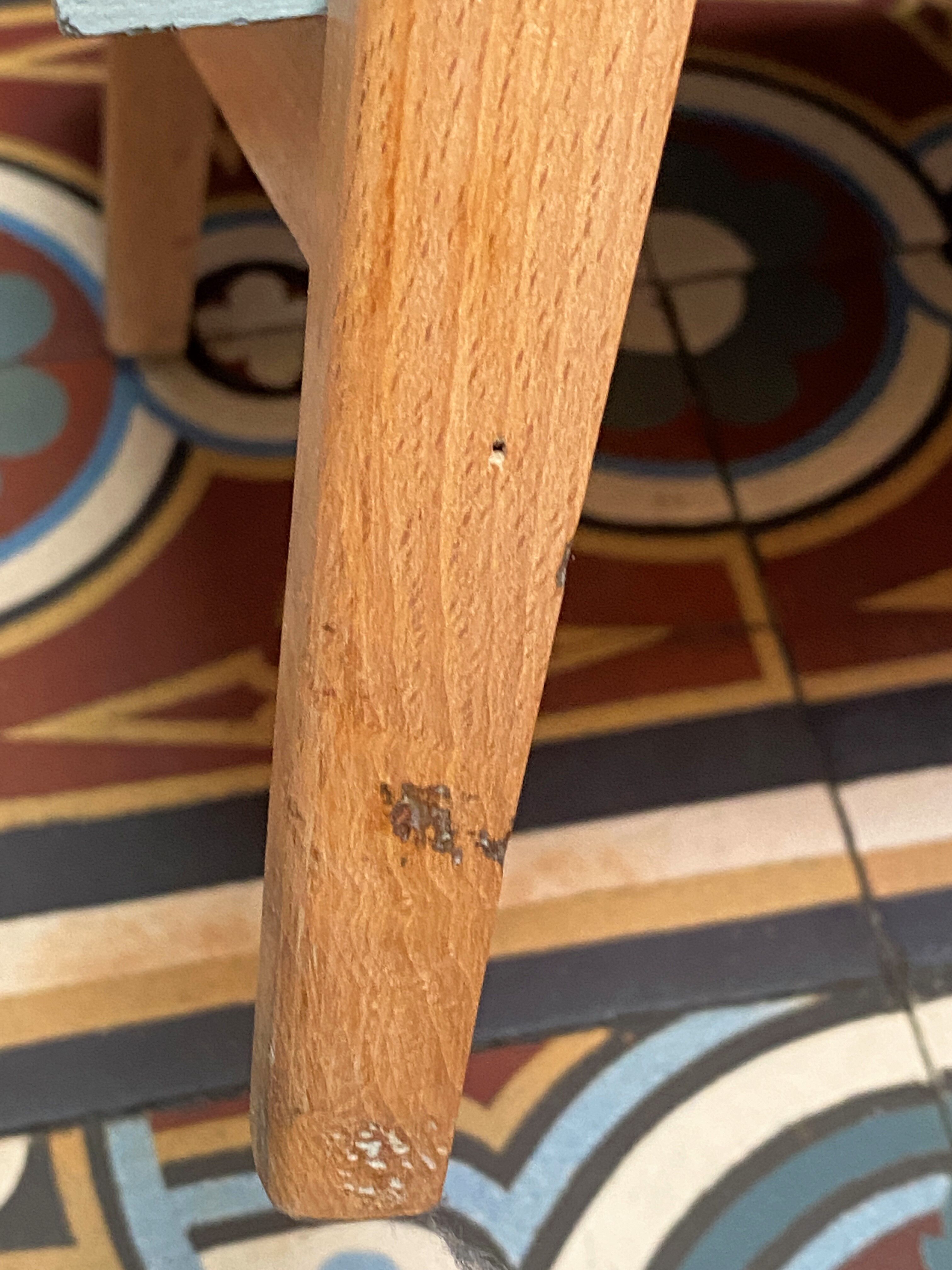 Table compass legs