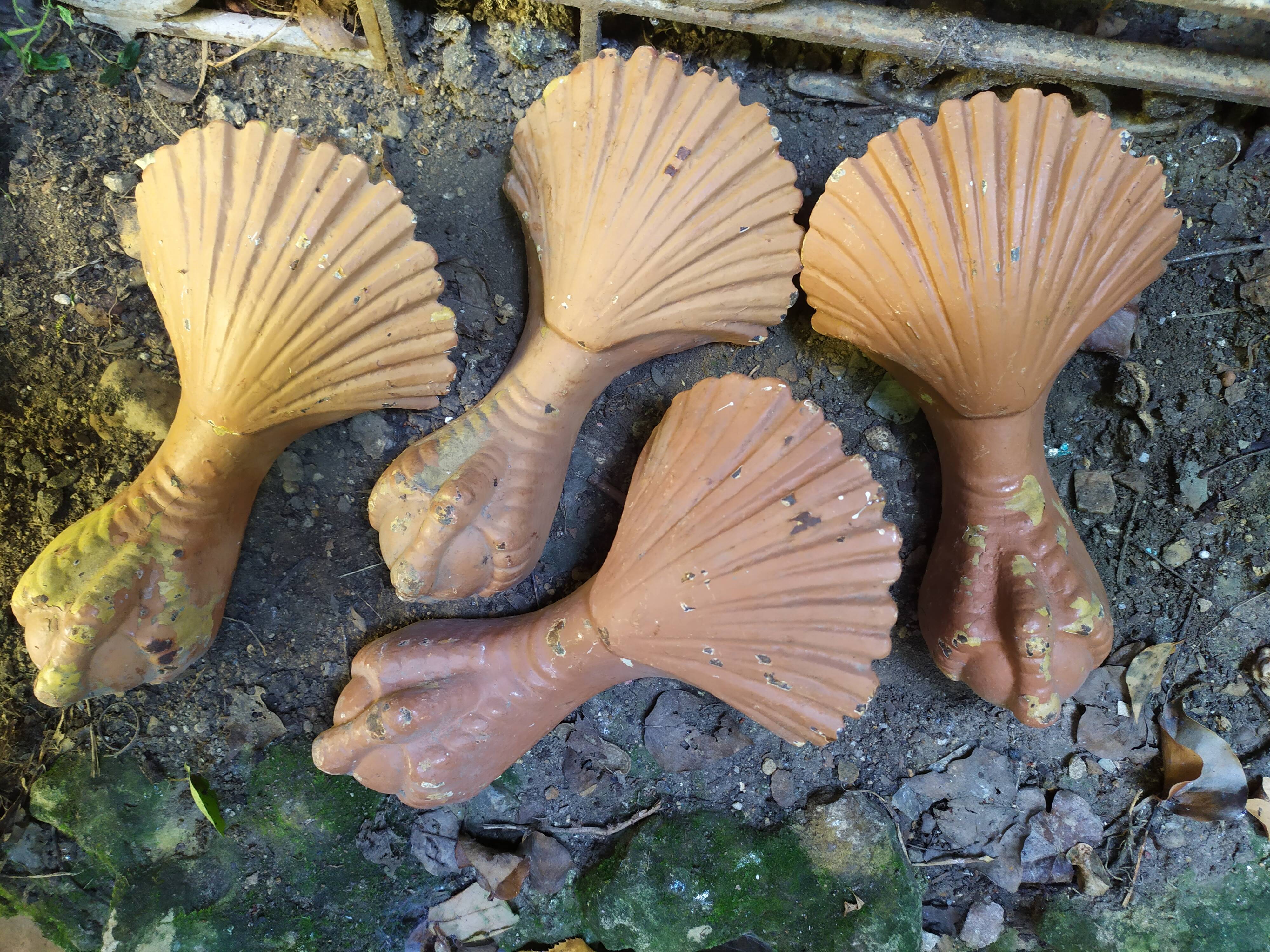 Cast iron bathtub legs