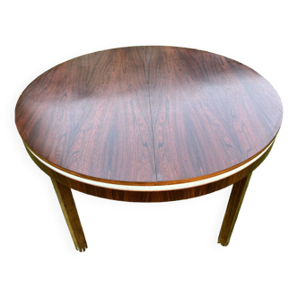 Scandinavian extendable round table