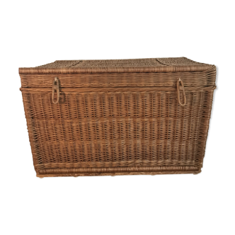 Travel wicker trunk