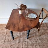 Round table with flaps