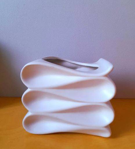 Vase / cache pot en céramique blanche