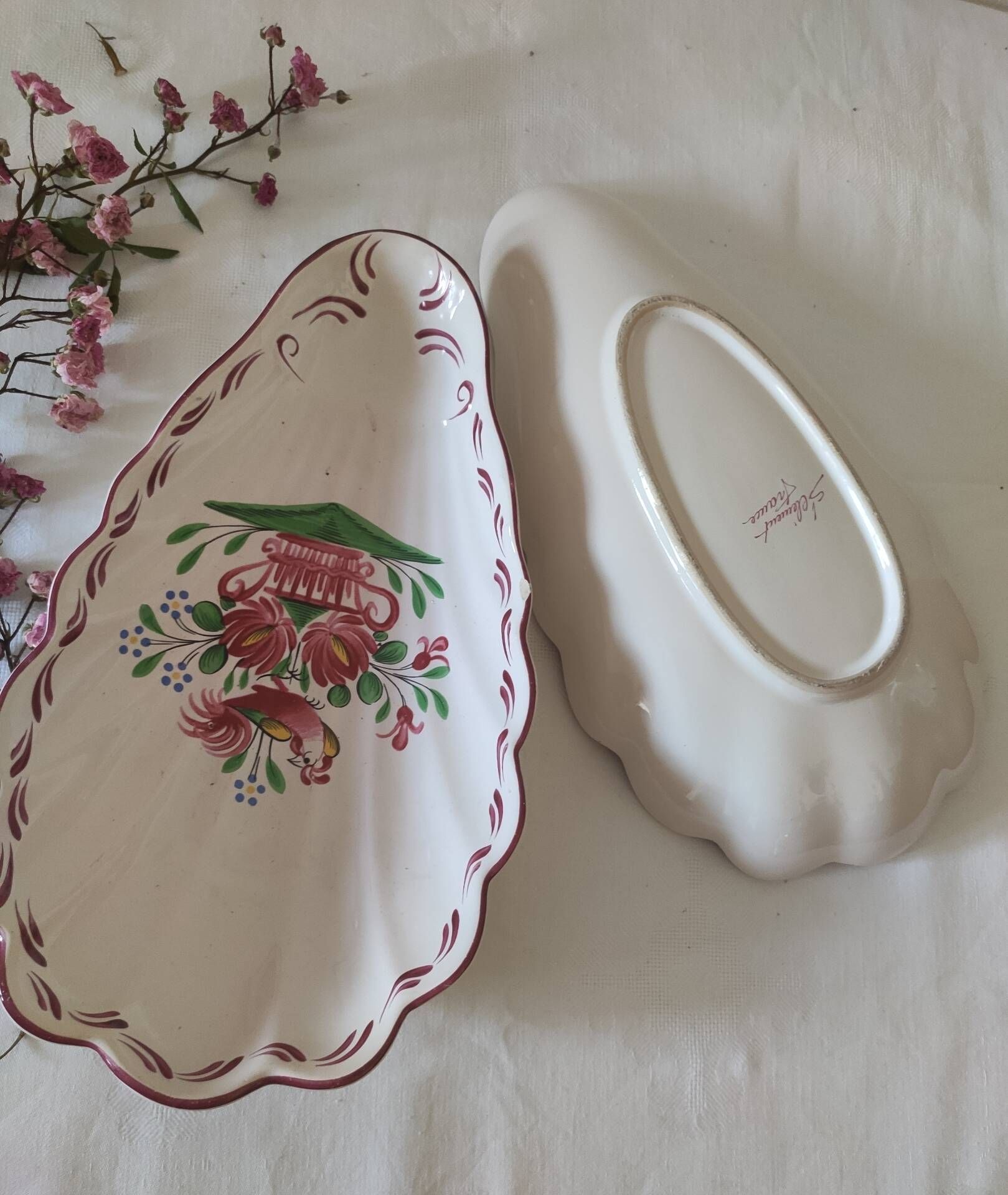 2 St. Clement faience dishes