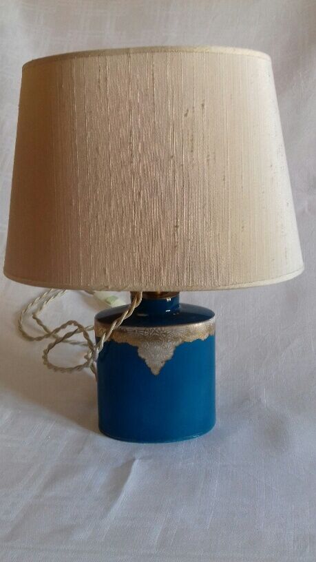 Blue porcelain bedside lamp