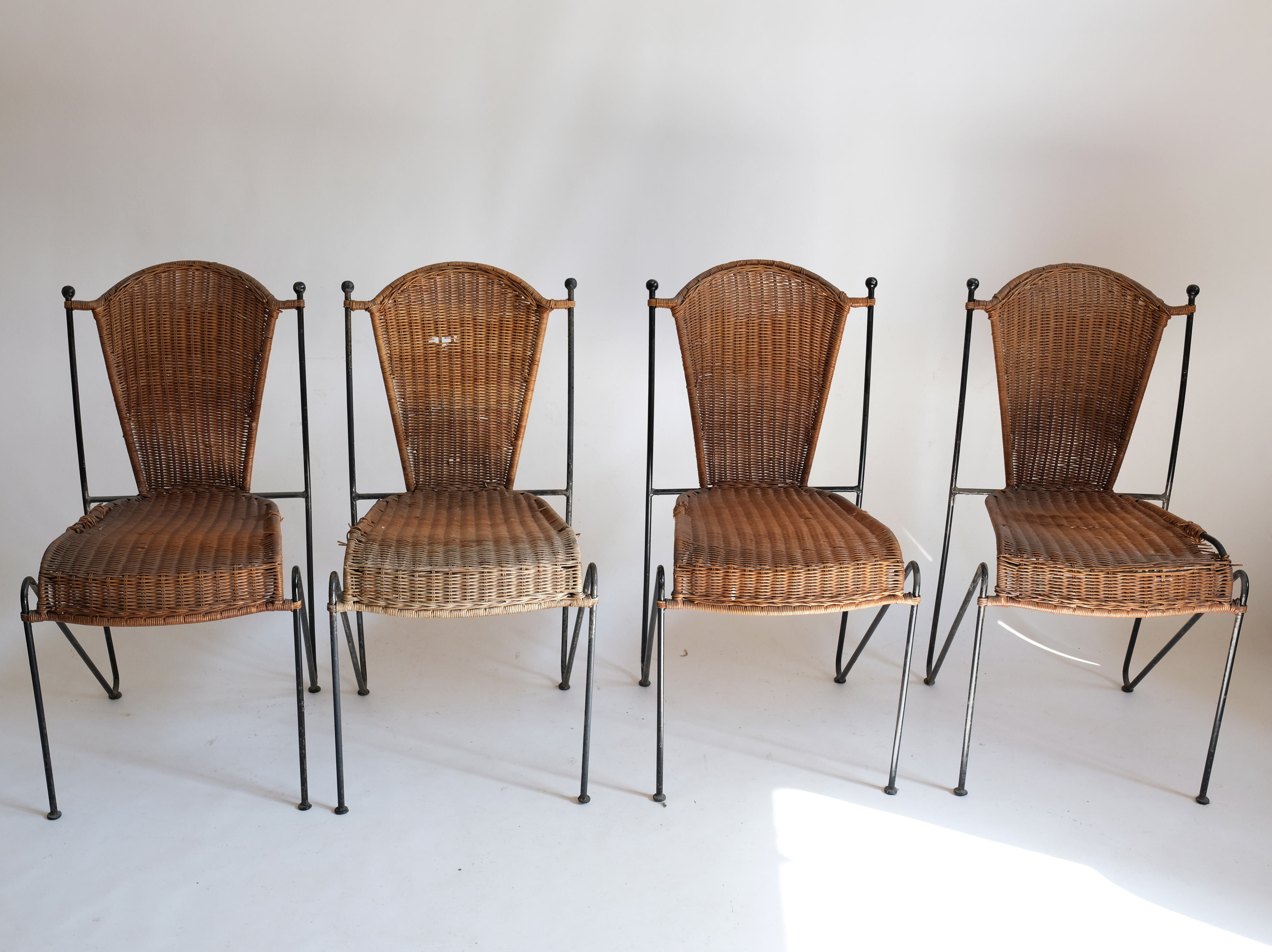 Set de 4 chaises vintage en métal et osier