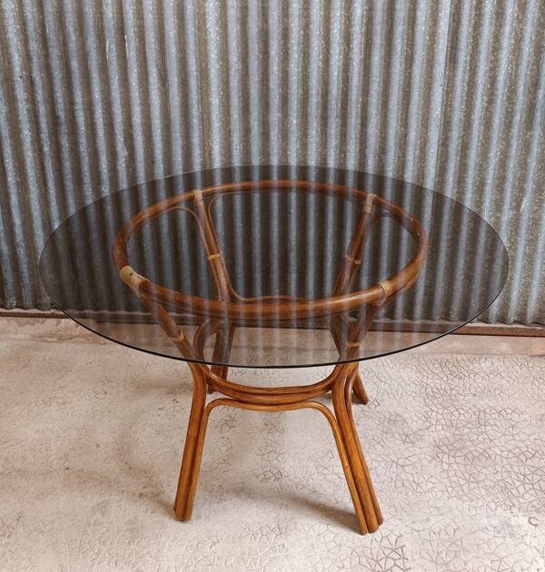 Table ronde en rotin vitré