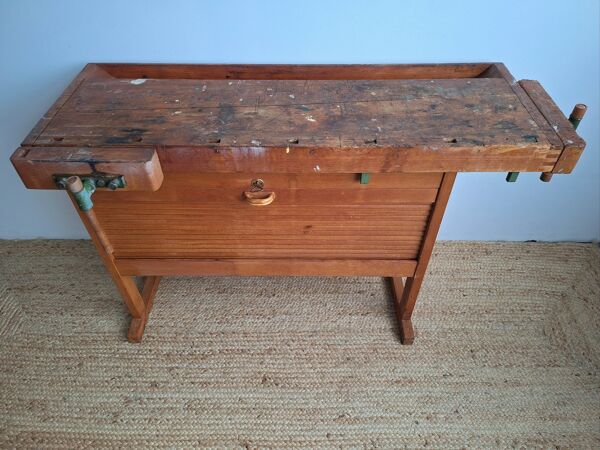 Établi vintage avec étaux, meuble de métier ancien