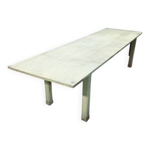 Table d'atelier peinte