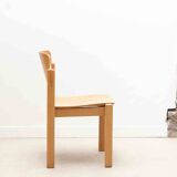Scandinavian style chair with flared back