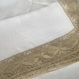 Nappe en lin bordée de dentelle lin
