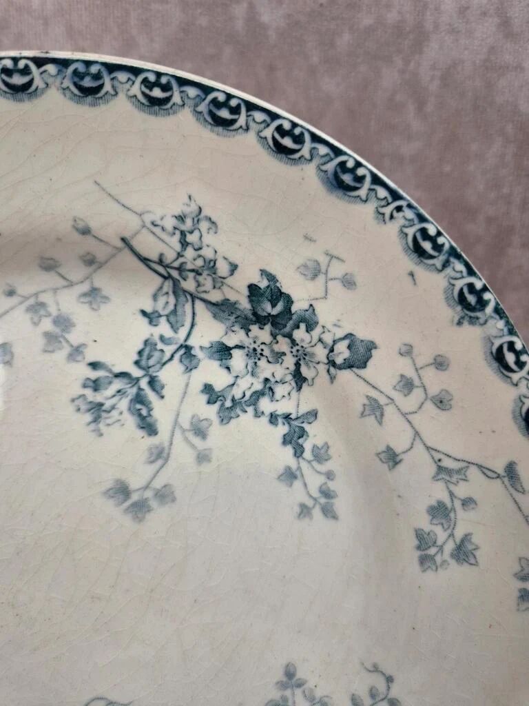 Set of 2 antique flat plates Terre de Fer – Hippolyte Boulenger & Cie – Roscoff model