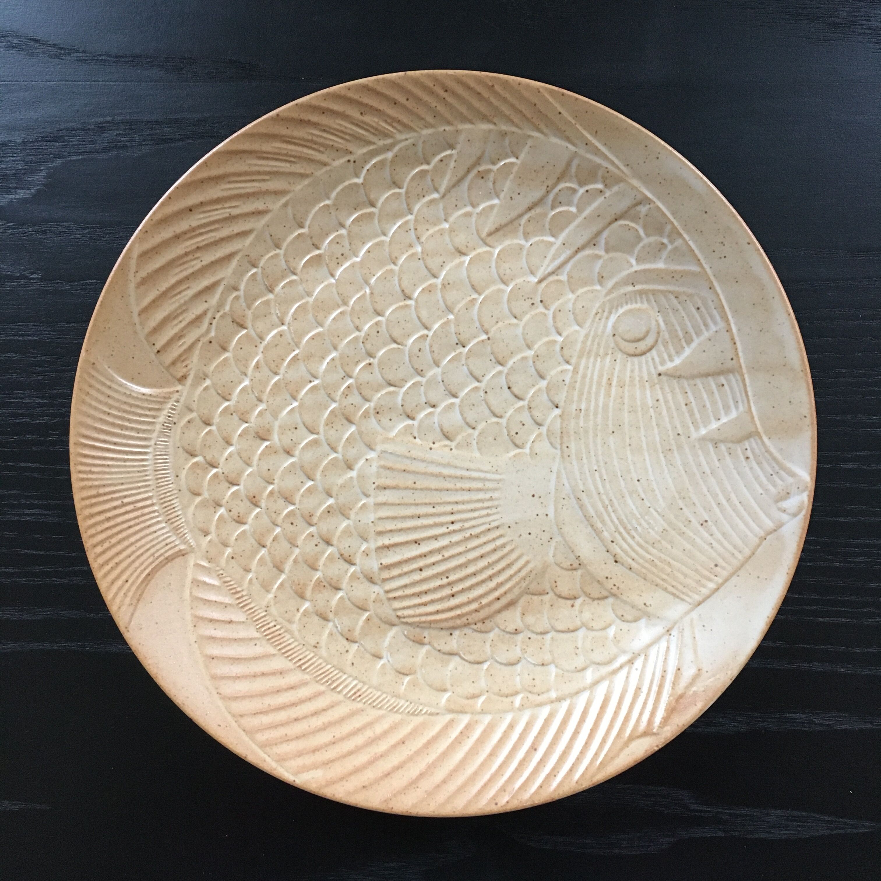 Lot of 6 fish-decorated plates.