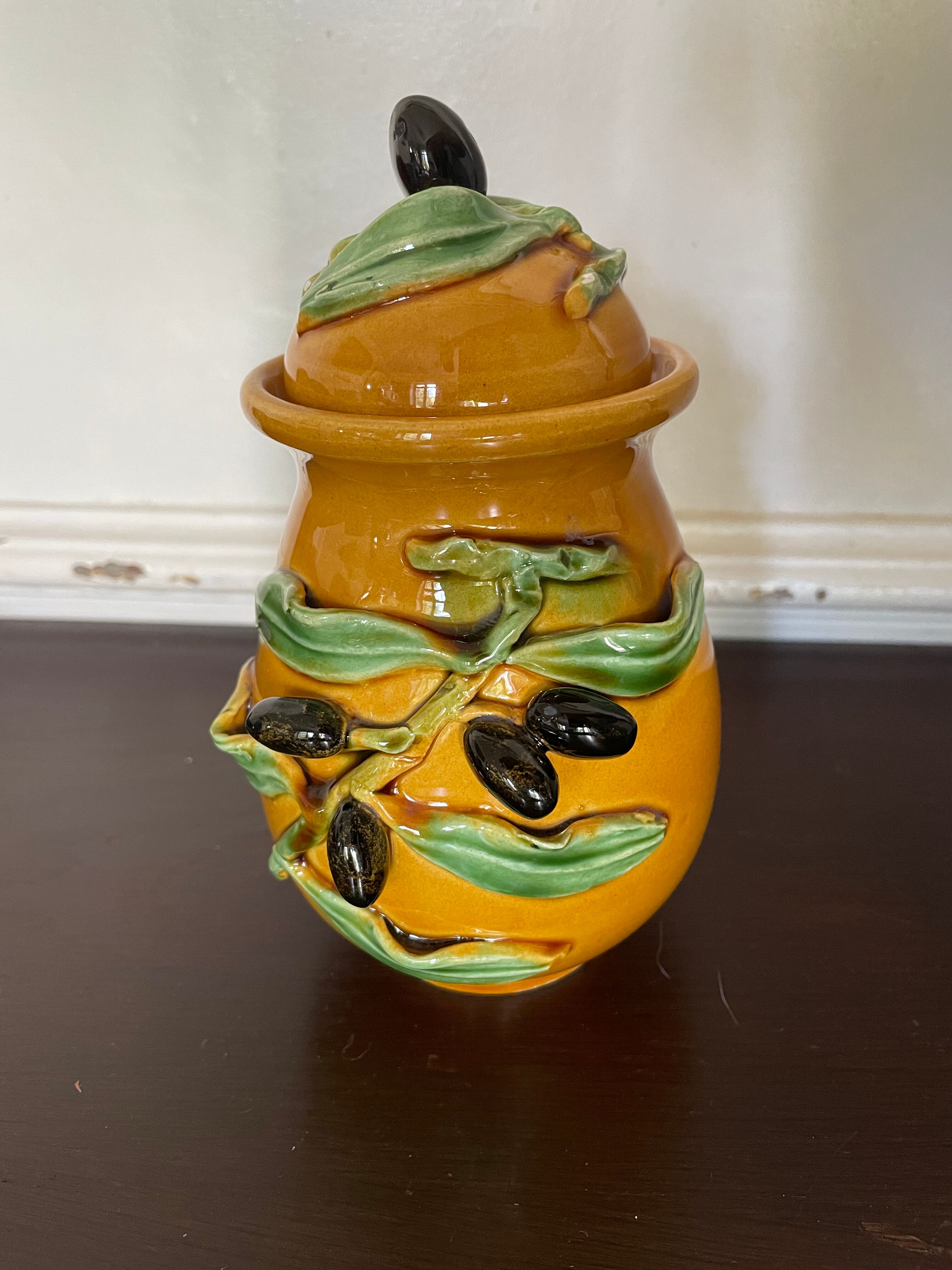 Vallauris slurry olive pot