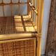 Tables de chevet en rotin vintage.