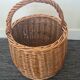 Round wicker basket: handmade