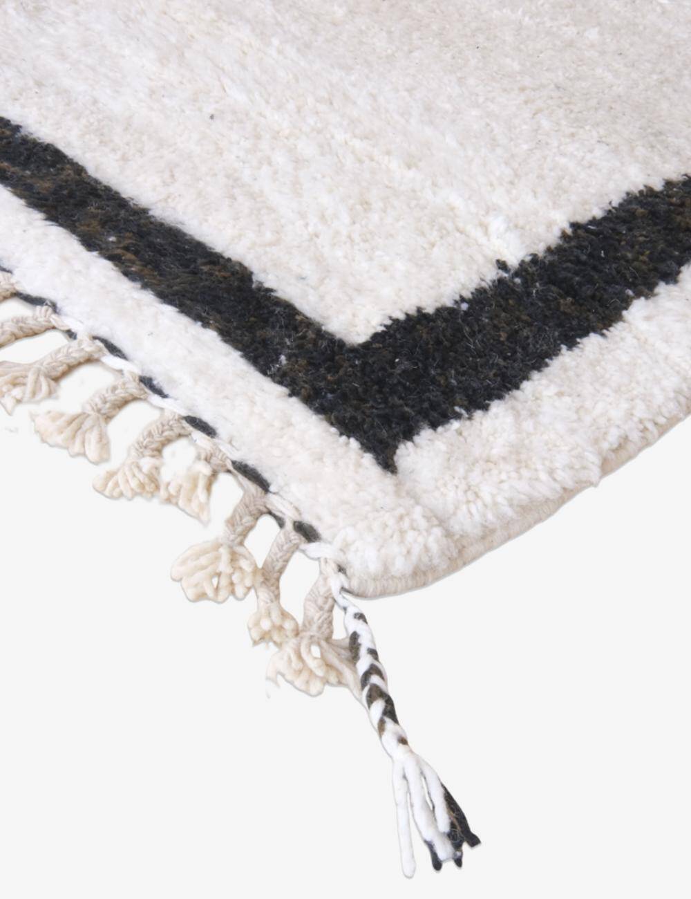 Contemporary Berber Rug - 250 x 194 cm