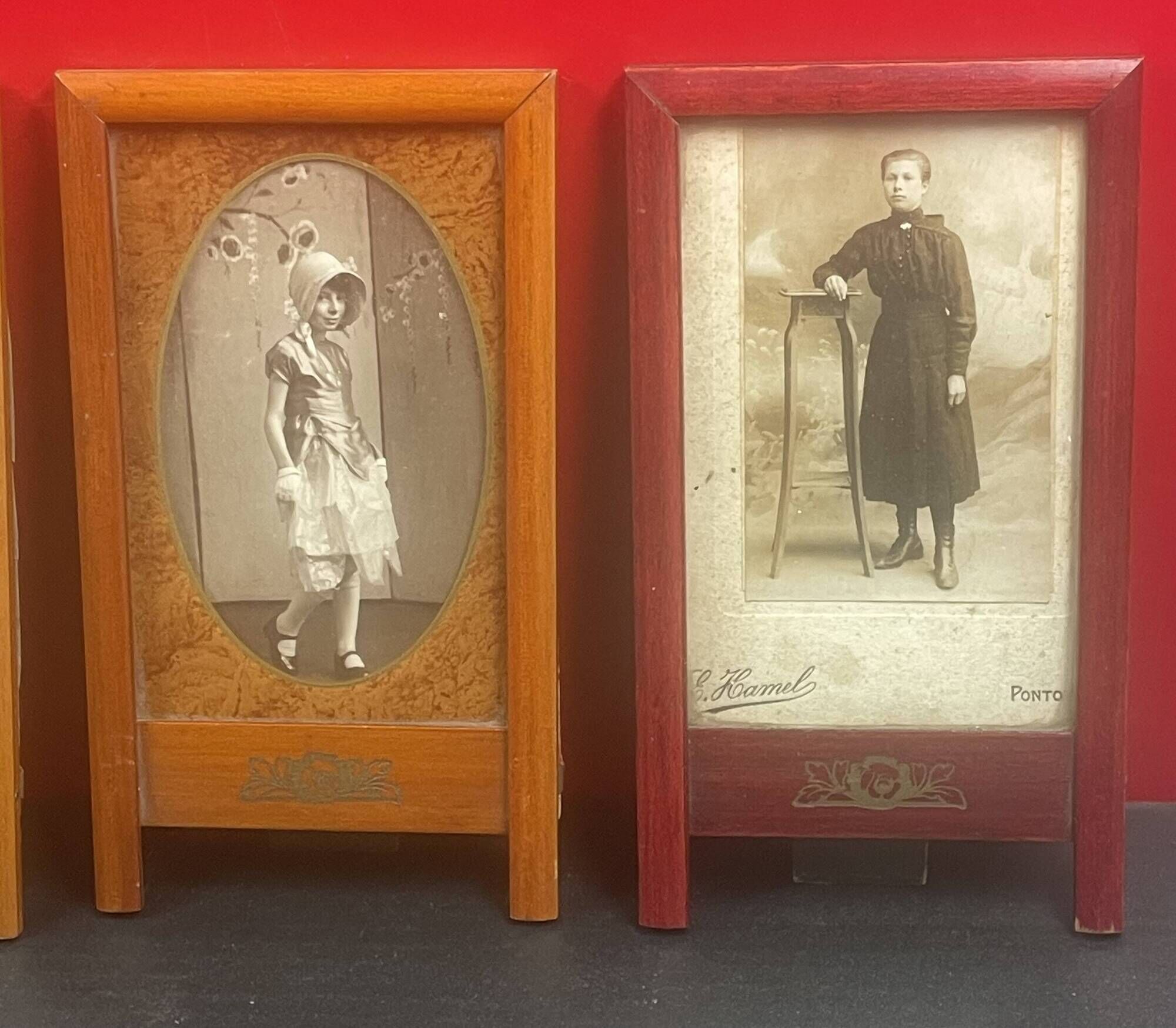 Set of 4 small wooden photo frames, standing frame