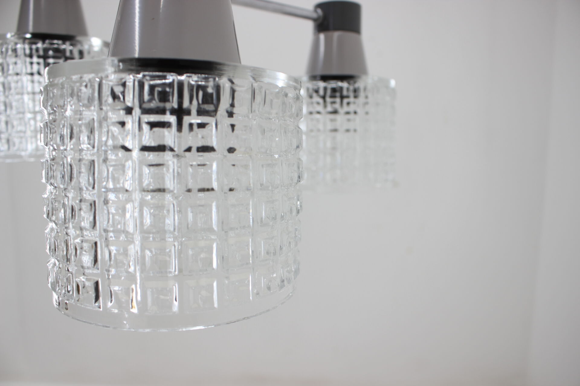 Lustre chromé du milieu du siècle par Drukov 1970
