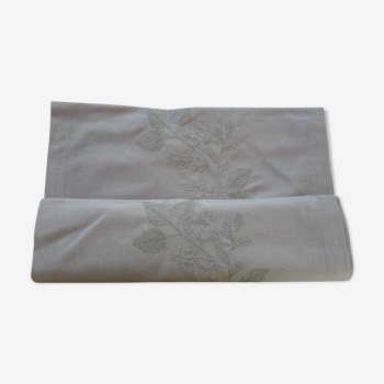 Table runner pink embroidered gold pattern leaves