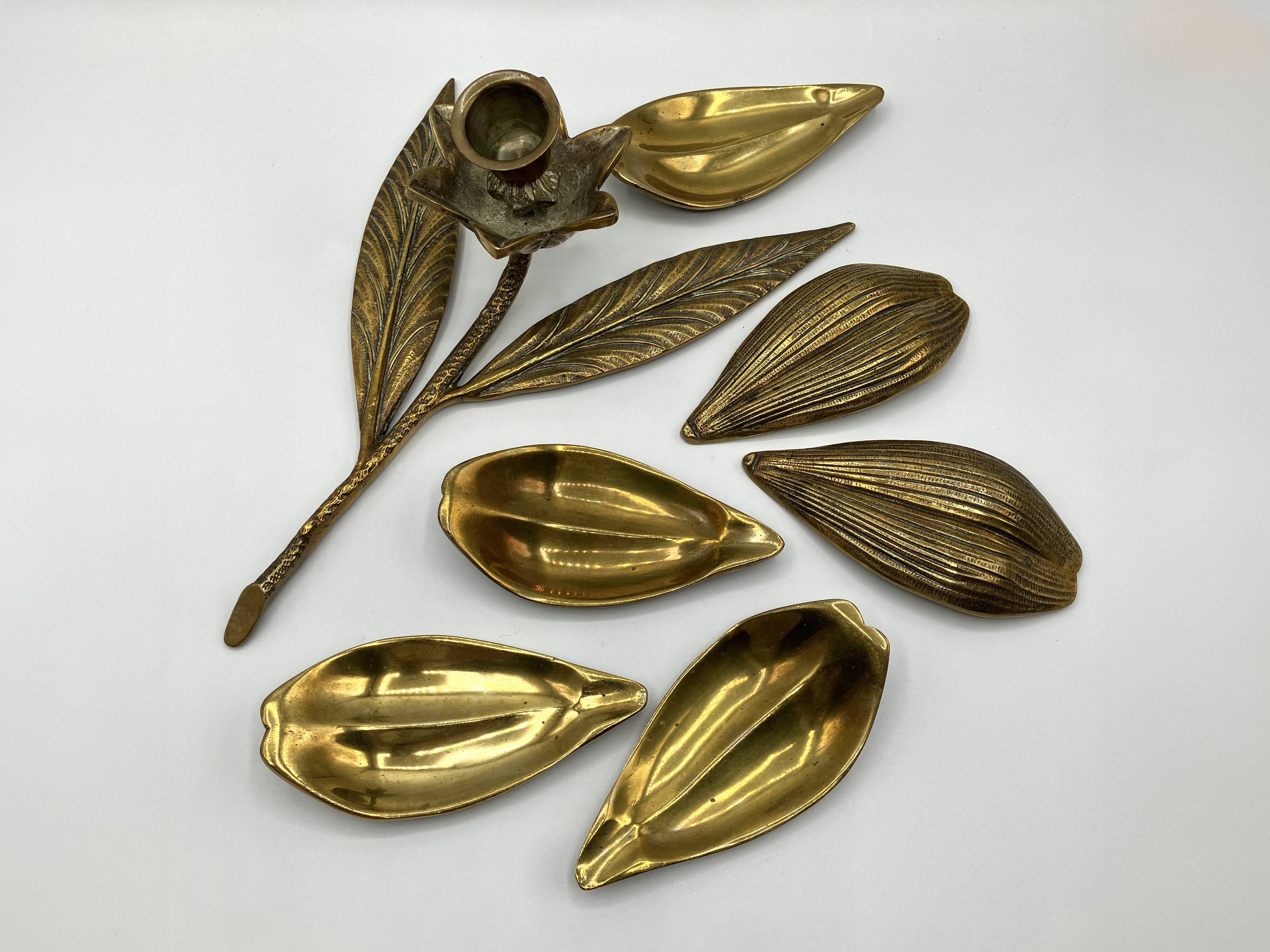 Cendrier bougeoir pétales de fleur • laiton • 1960