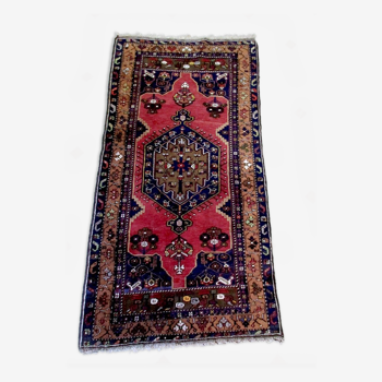 Hand-knotted oriental carpet 107x205cm