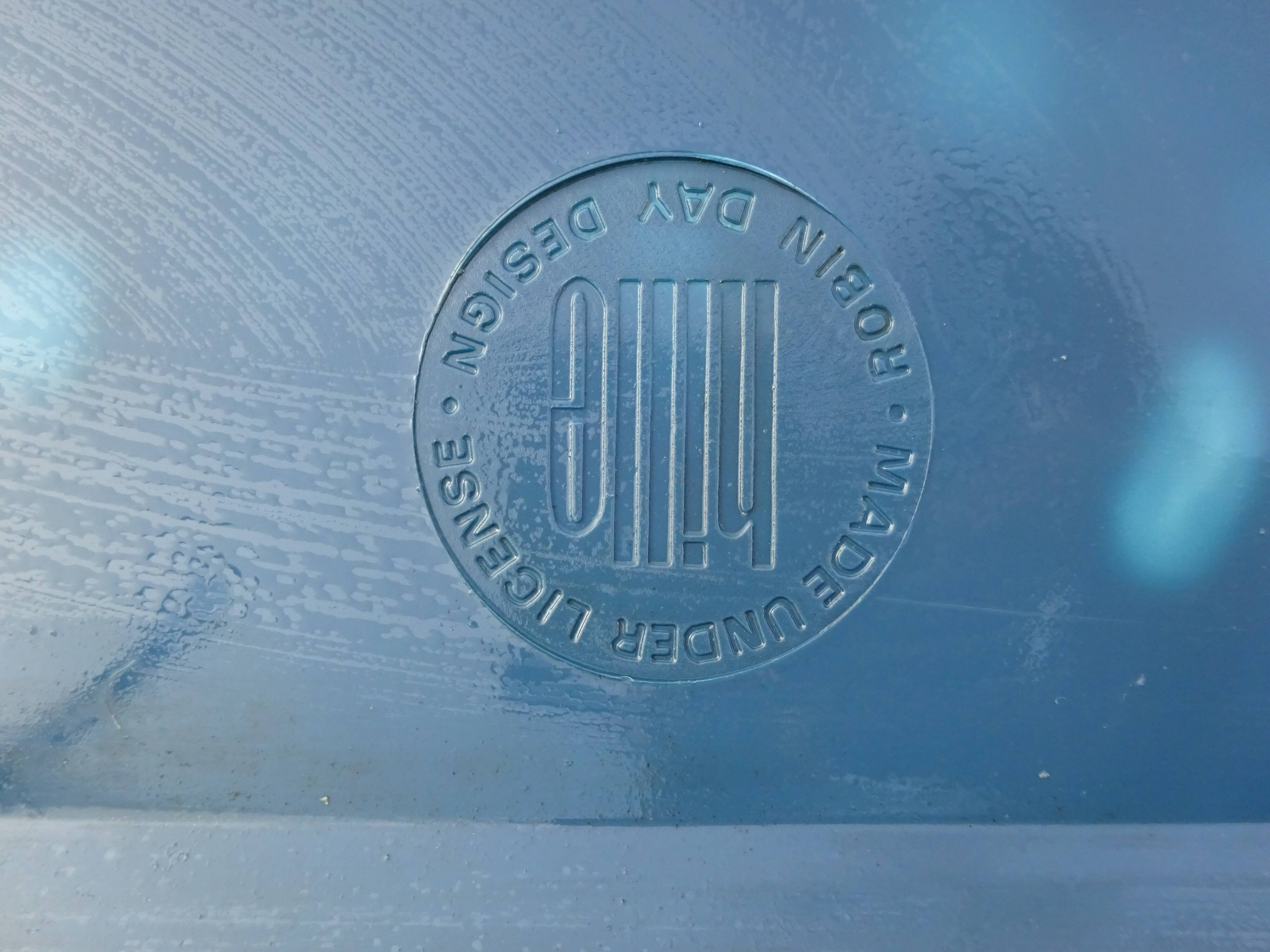 Pair of chairs by Robin Day Helli edition 60