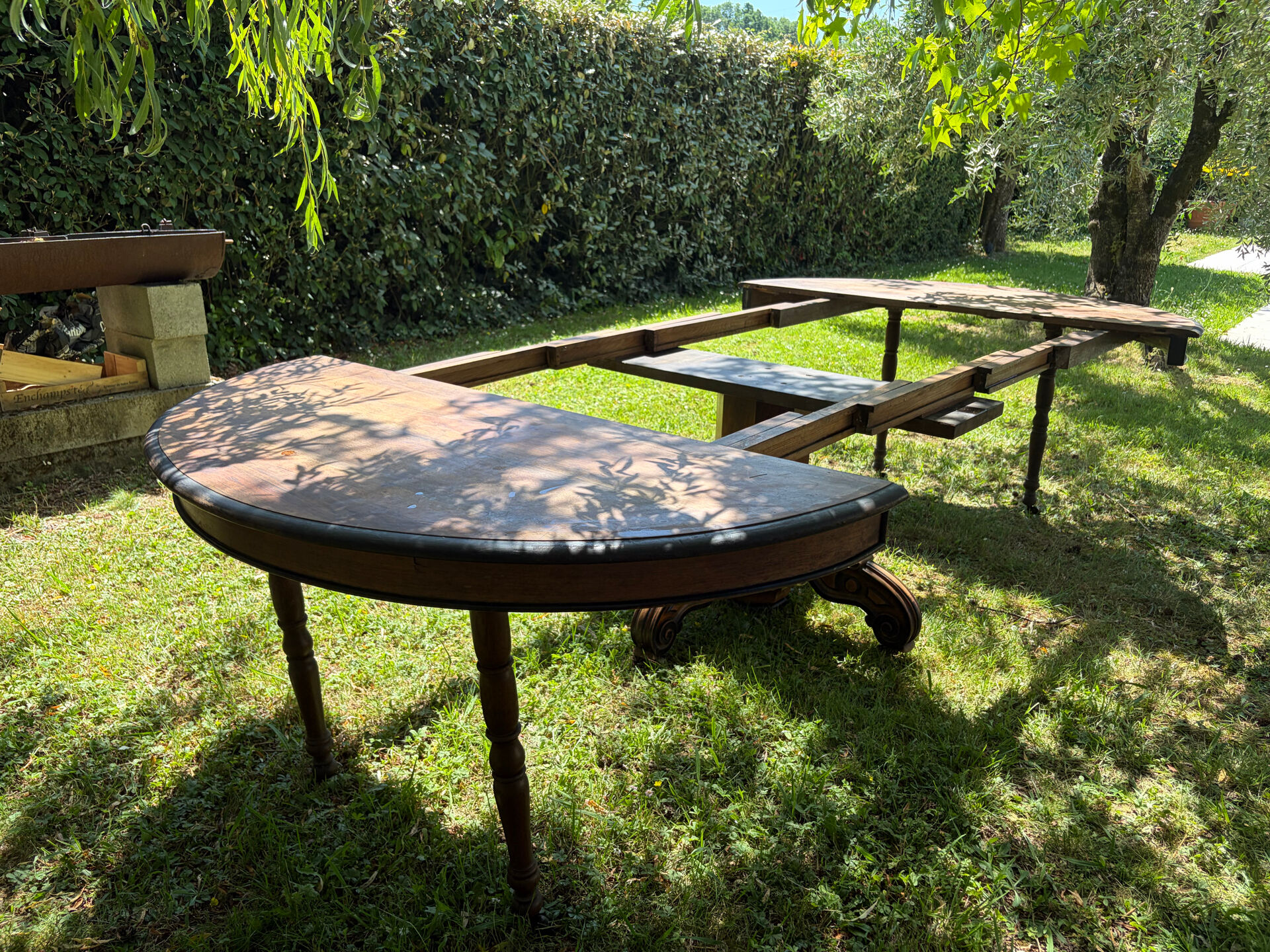 Walnut table for 12, 14 place settings 1990