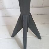 Pedestal table