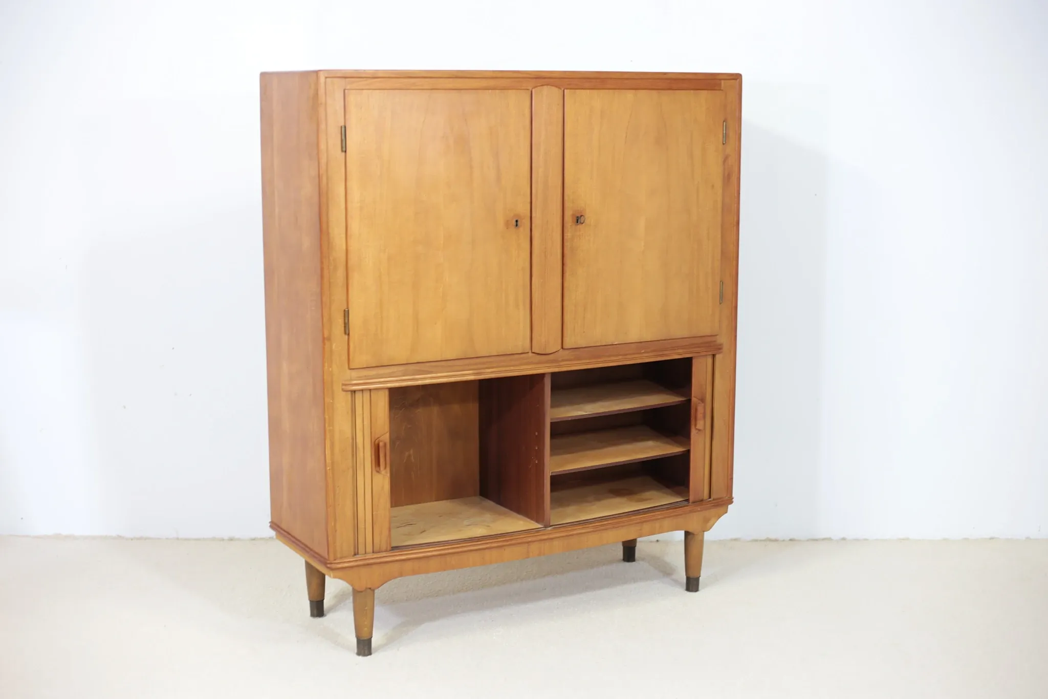 Buffet haut danois en Noyer