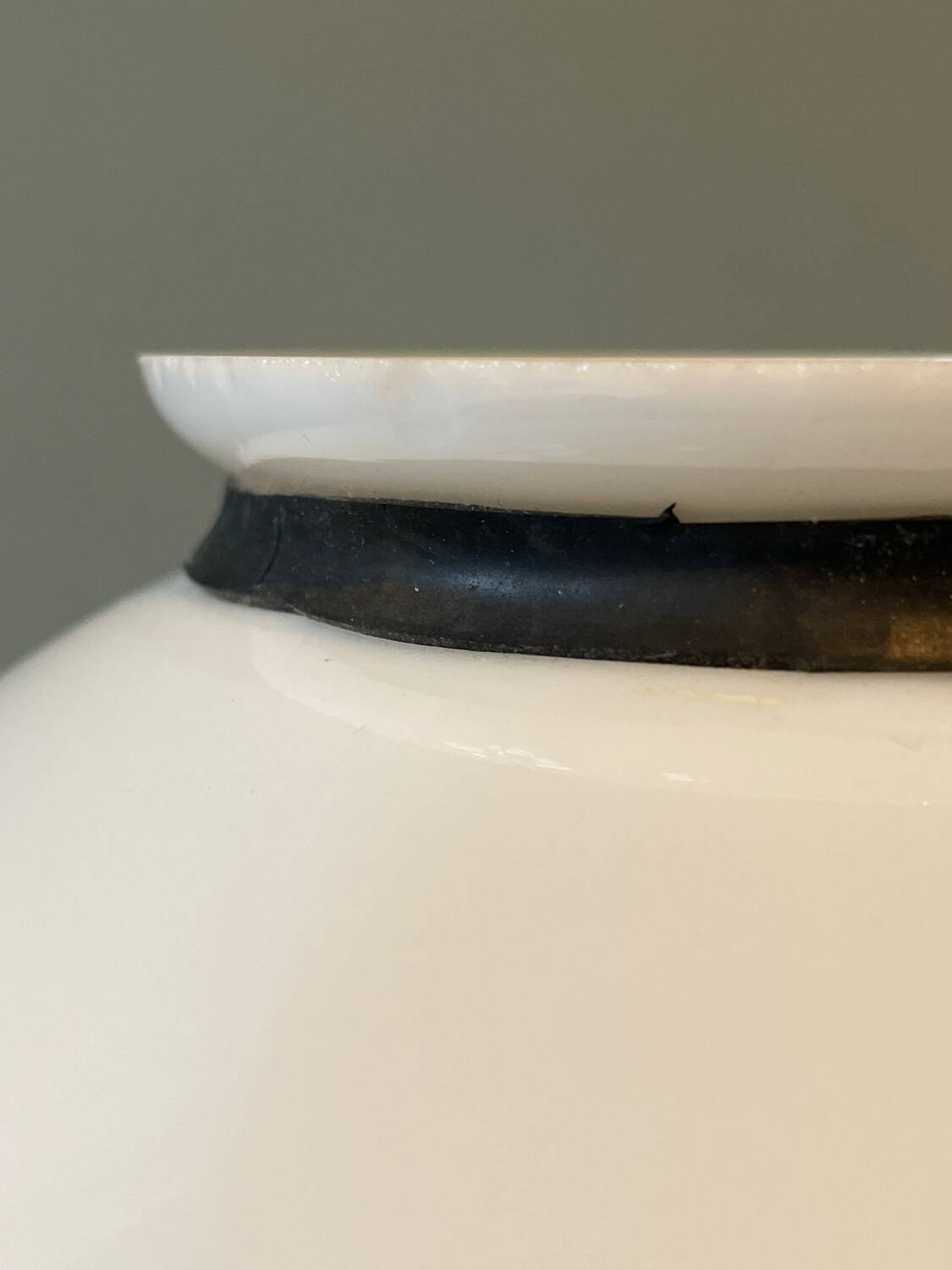 White opaline ball globe 23 cm