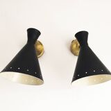 Pair of Italian wall lights in brass and lacquered iron, 1950s design