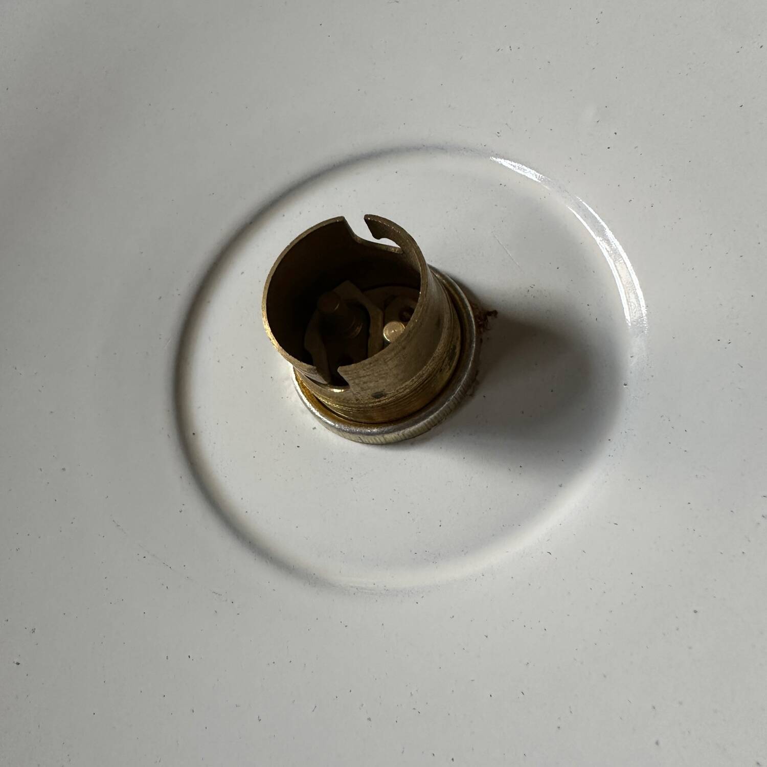 Suspension tôle émaillée