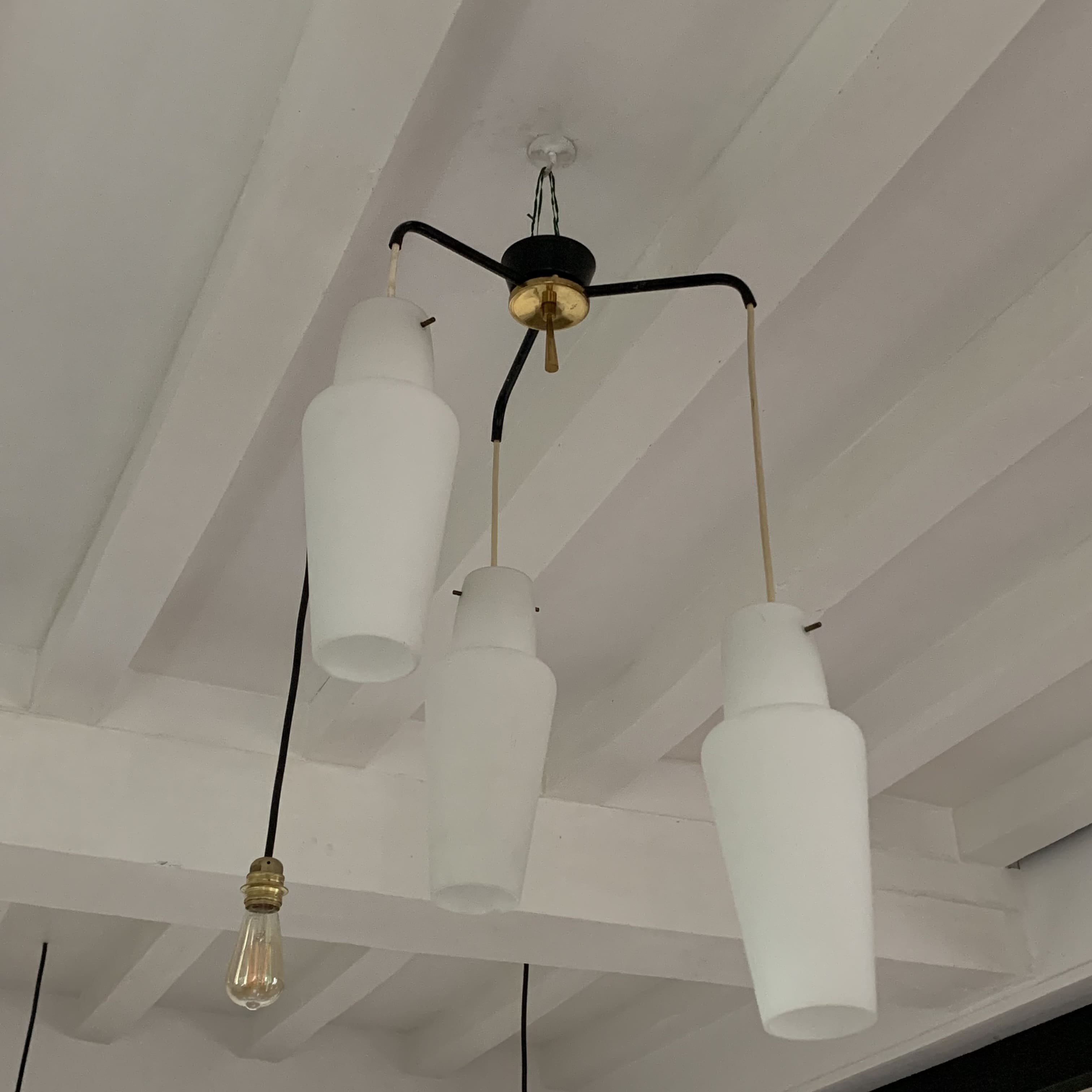 Suspension 3 globes en verre opalin