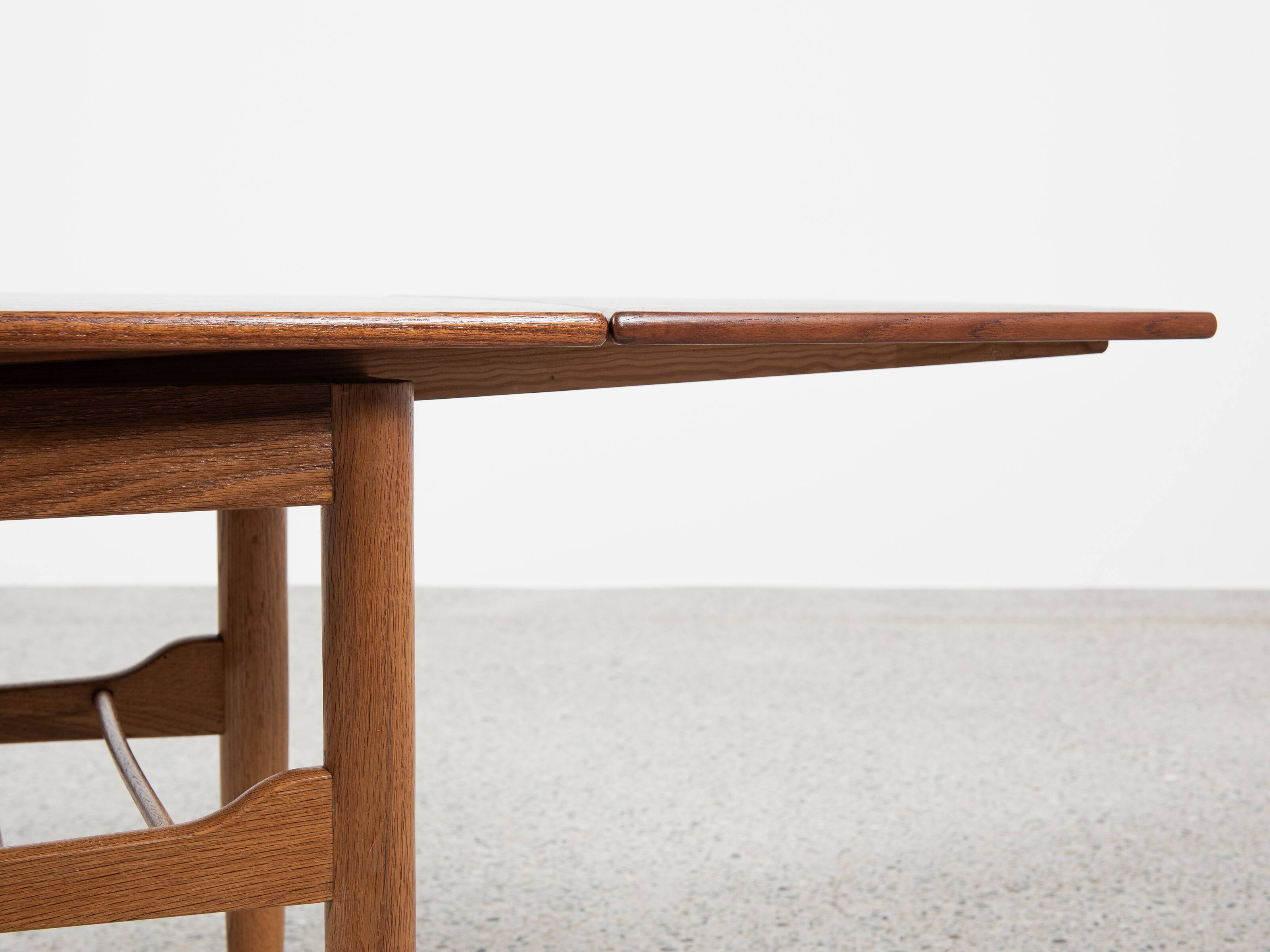 Midcentury Danish extendable coffee table in oak and teak 1960s