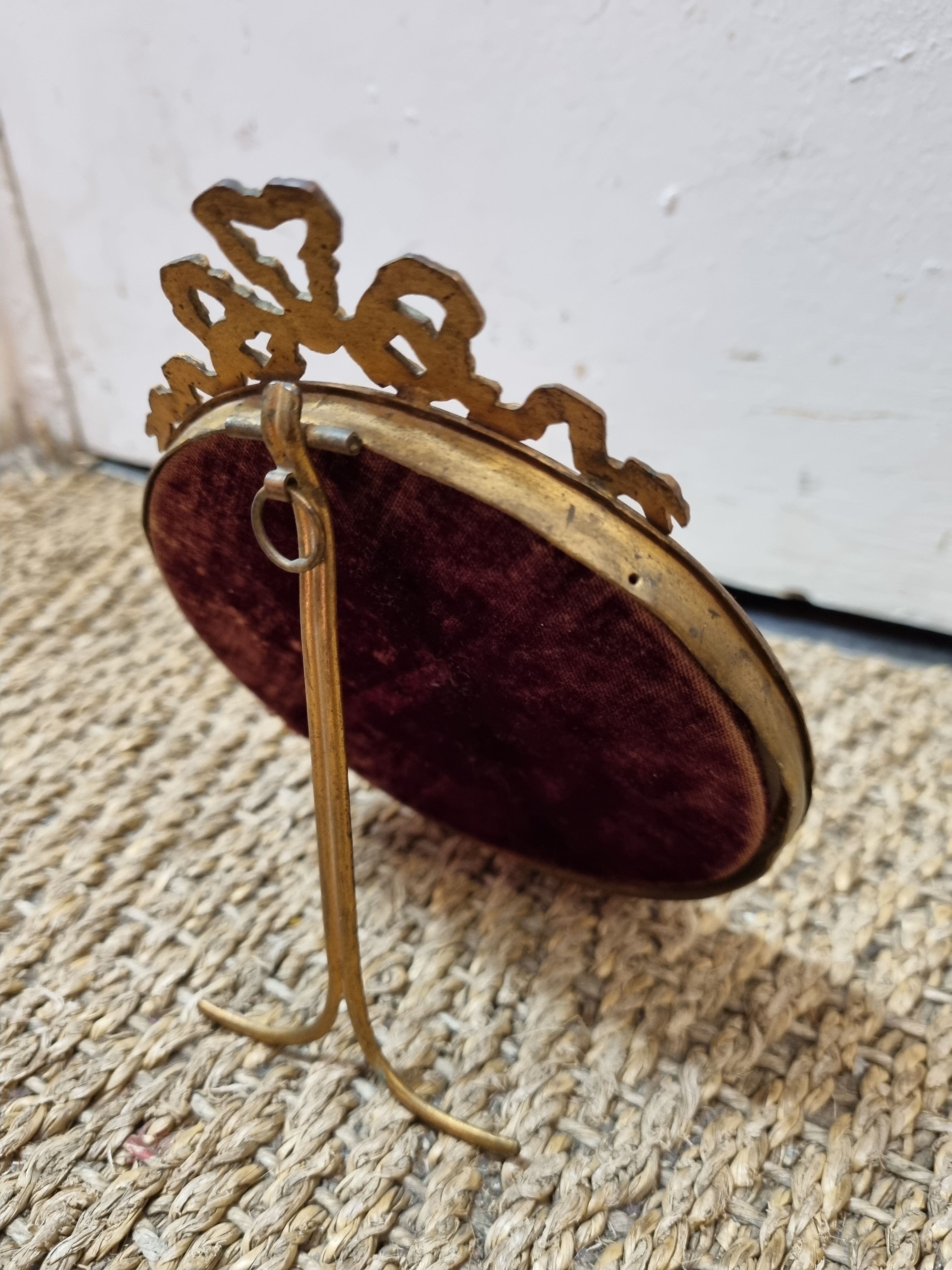 Round frame gilded bronze Louis XVI