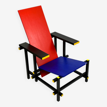Reproduction vintage de la chaise rouge et bleue de Gerrit Rietveld. Circa 1960s