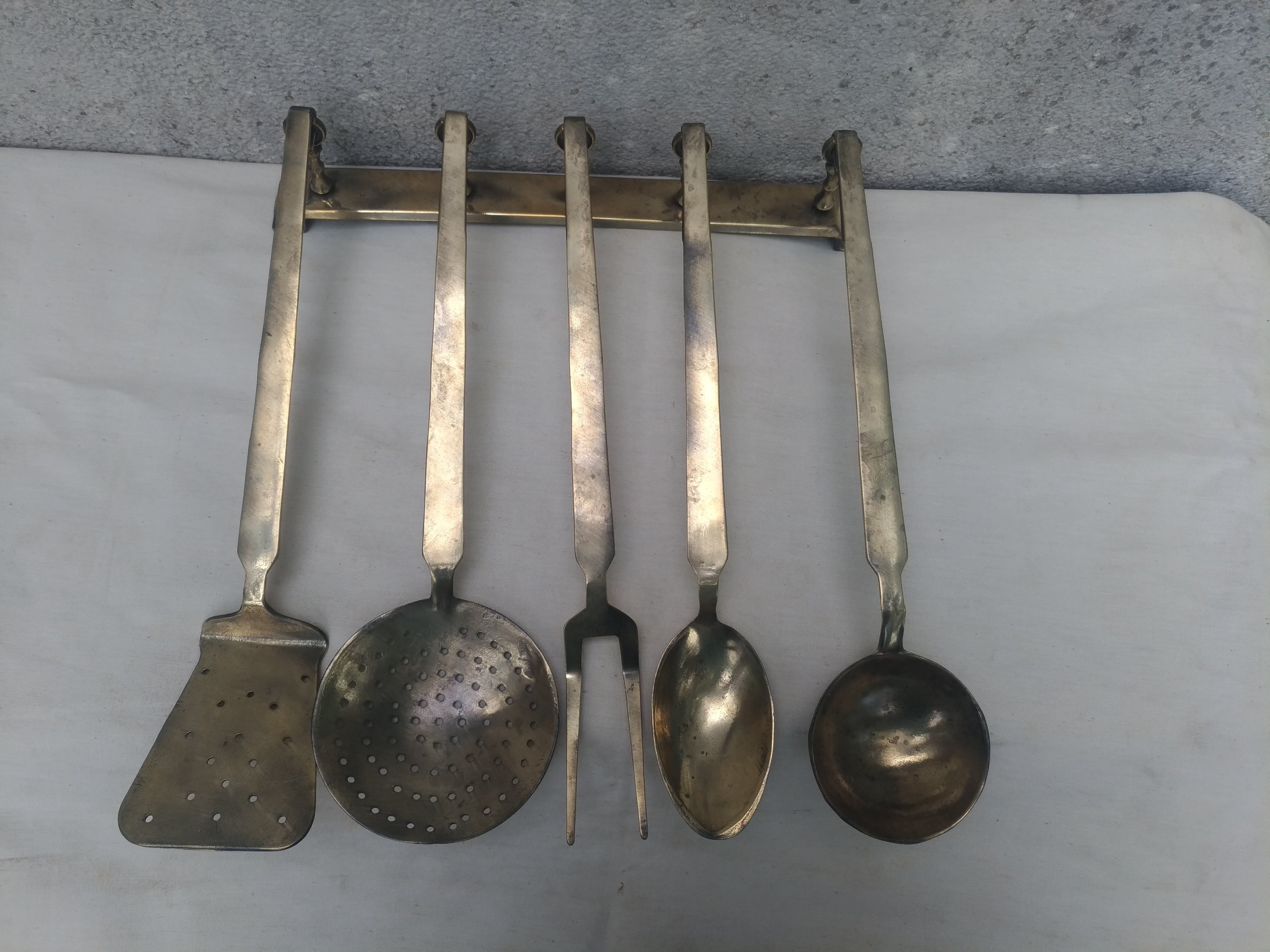Kitchen utensils and its arch