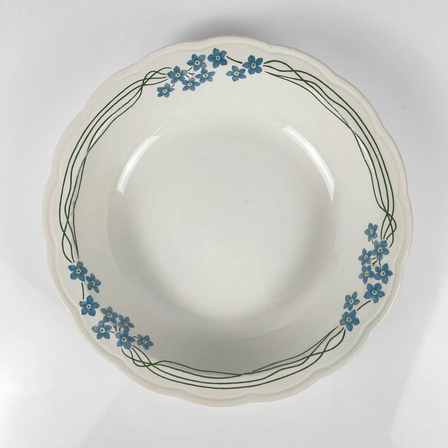 Shallow dish "Souvenir", Sarreguemines, around 1875 - 1918