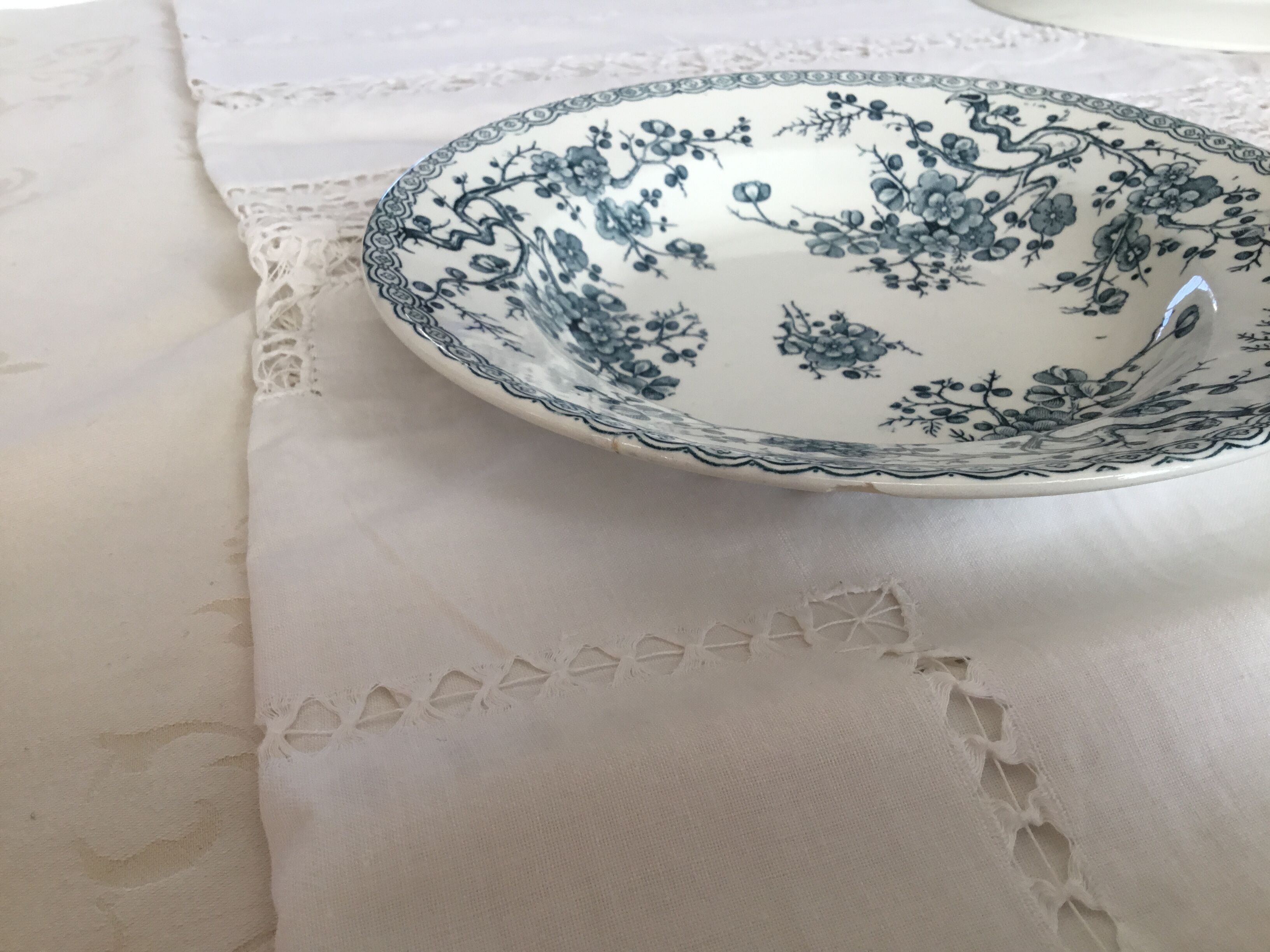 Set of 4 plates of the faience factory of gien