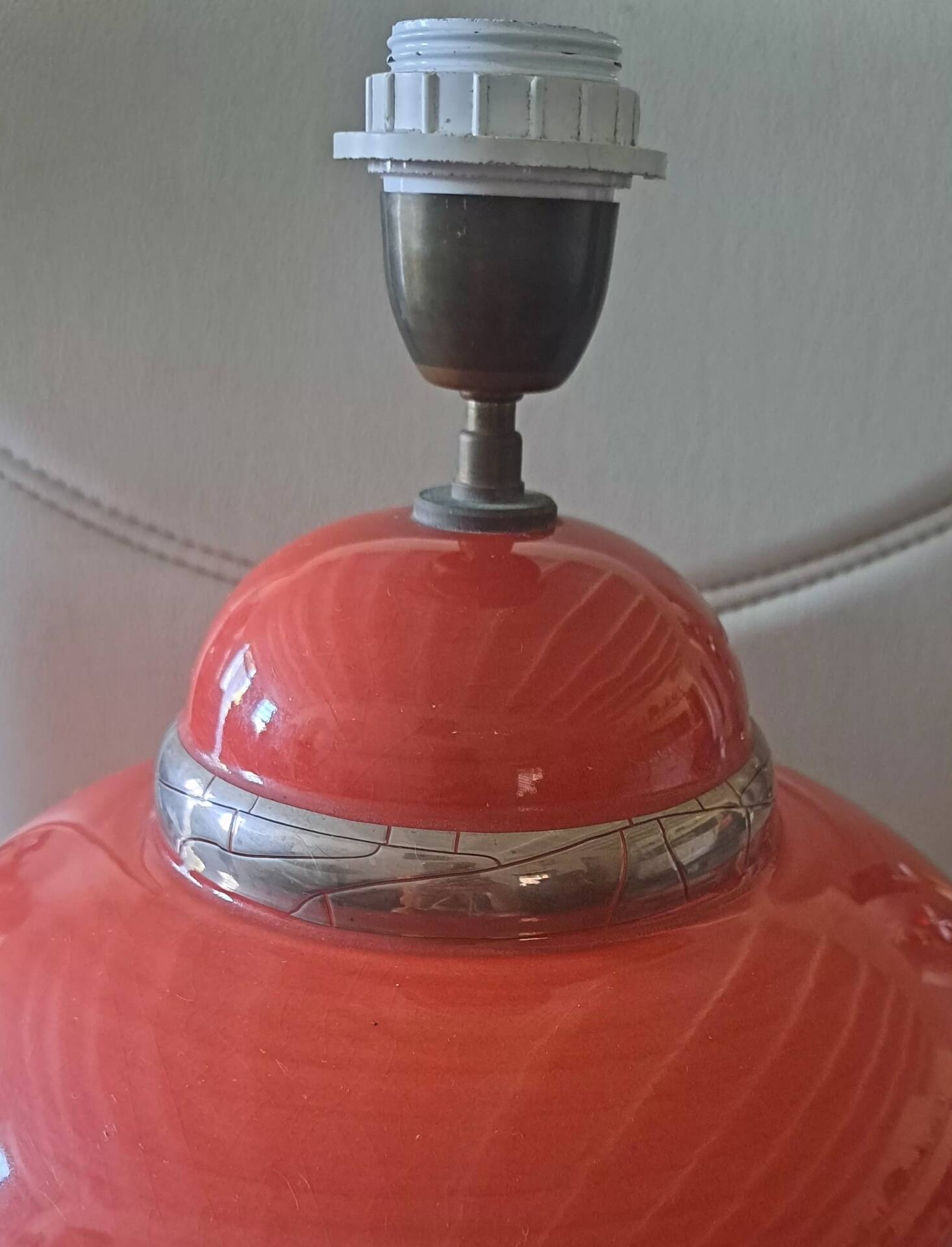 Vintage living room lamp. Kostka Rondo House.