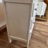 White chest of drawers