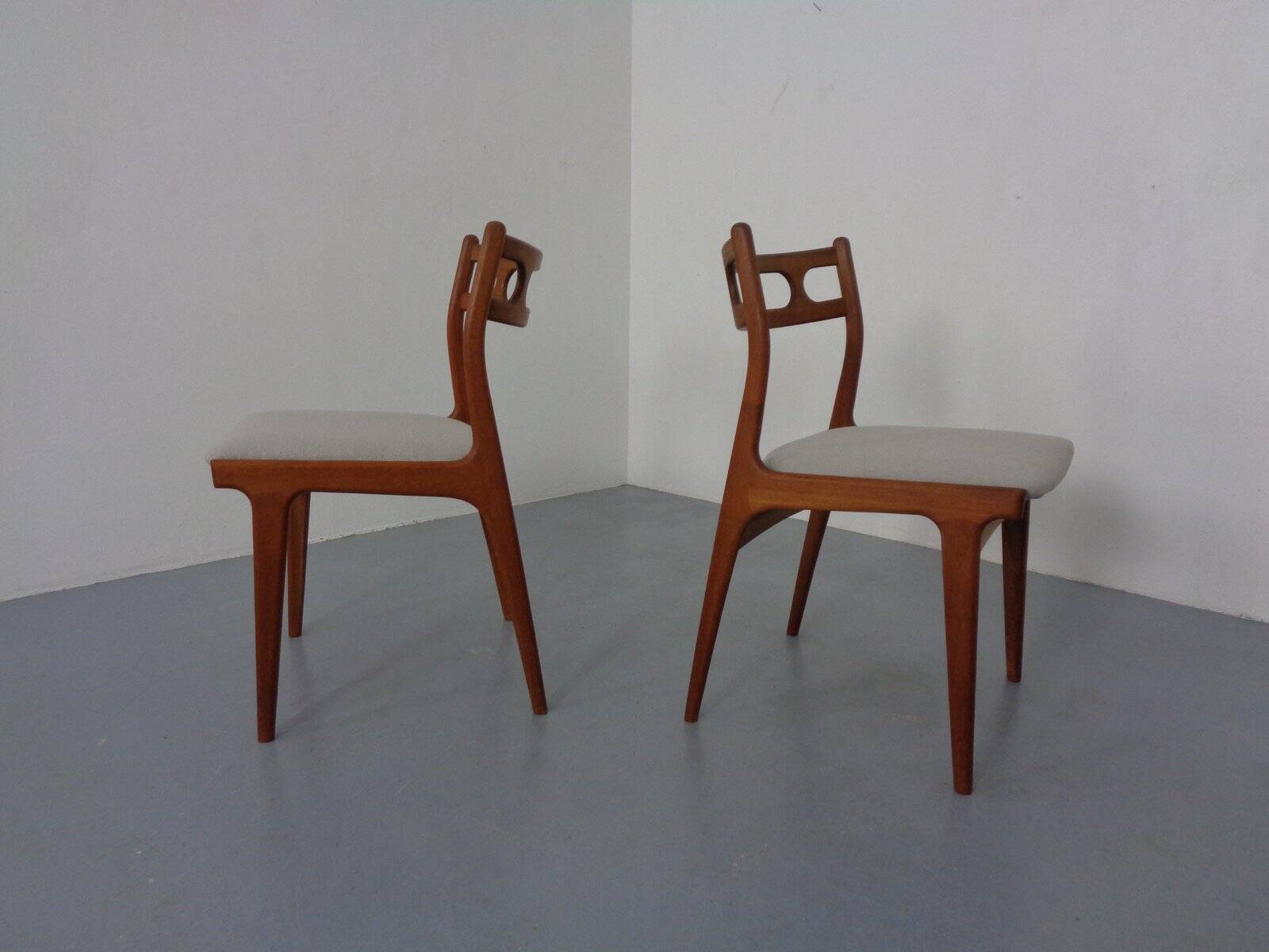 Model 138 Teak & Kvadrat Hallingdal Dining Chairs by Johannes Andersen for Uldum Møbelfabrik, Denmark, 1960s, Set of 2