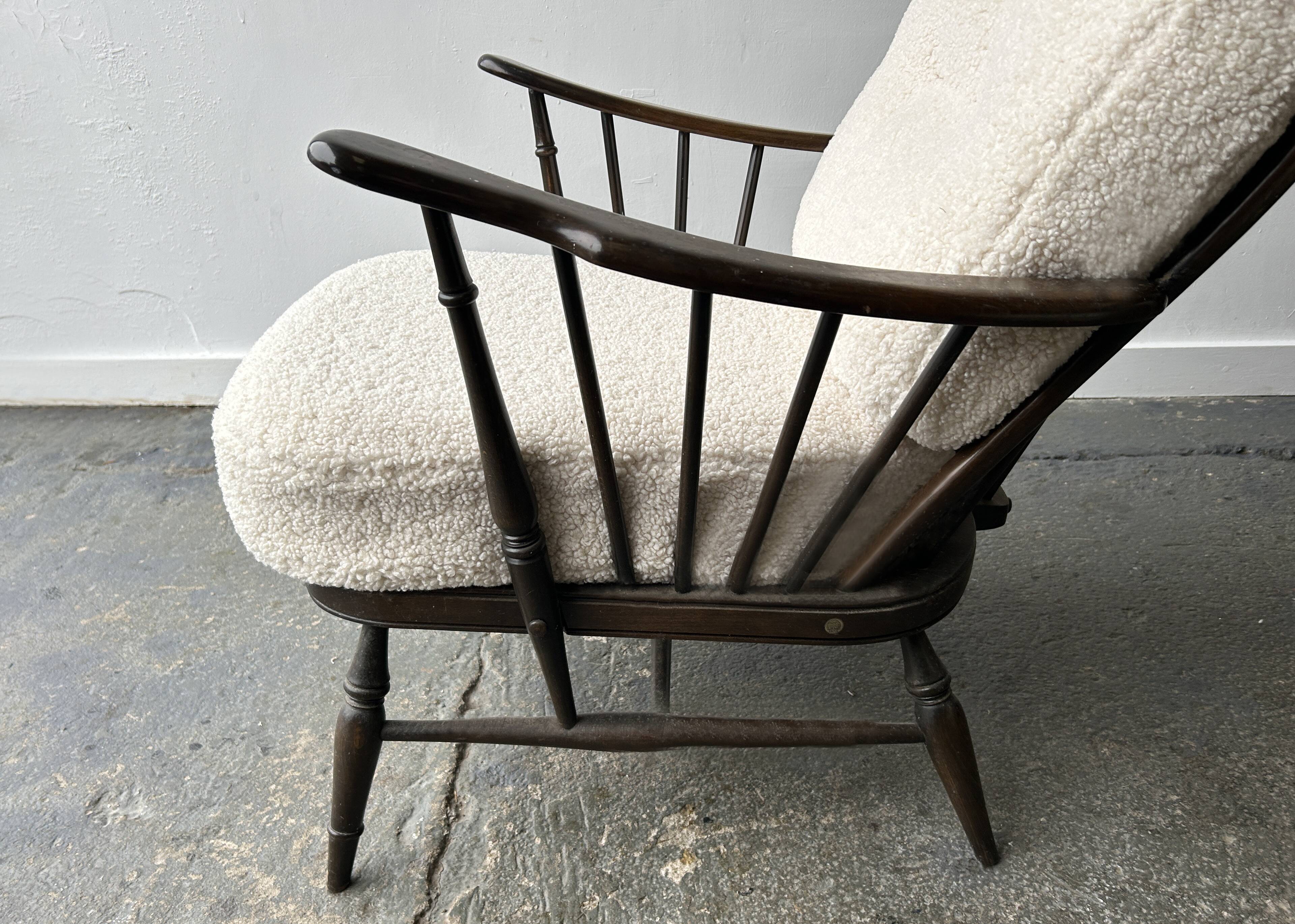 Vintage Mid-Century Ercol model 994 ‘Golden Dawn’ Windsor armchair