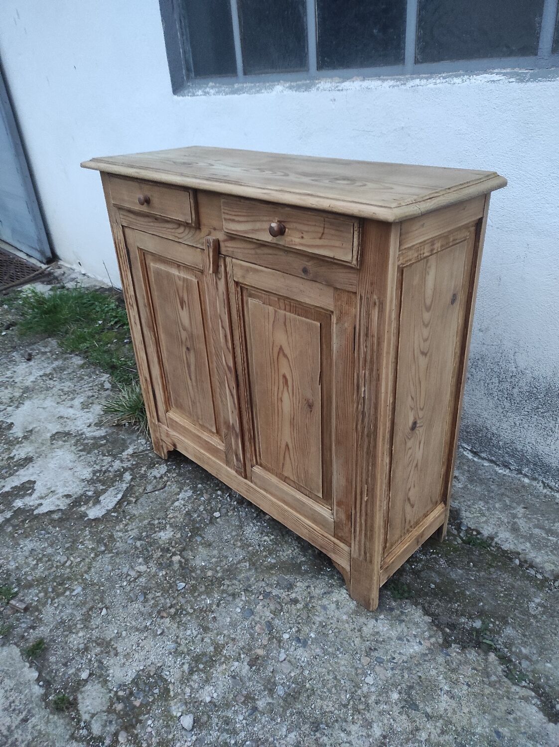 Buffet parisien en sapin brut vintage