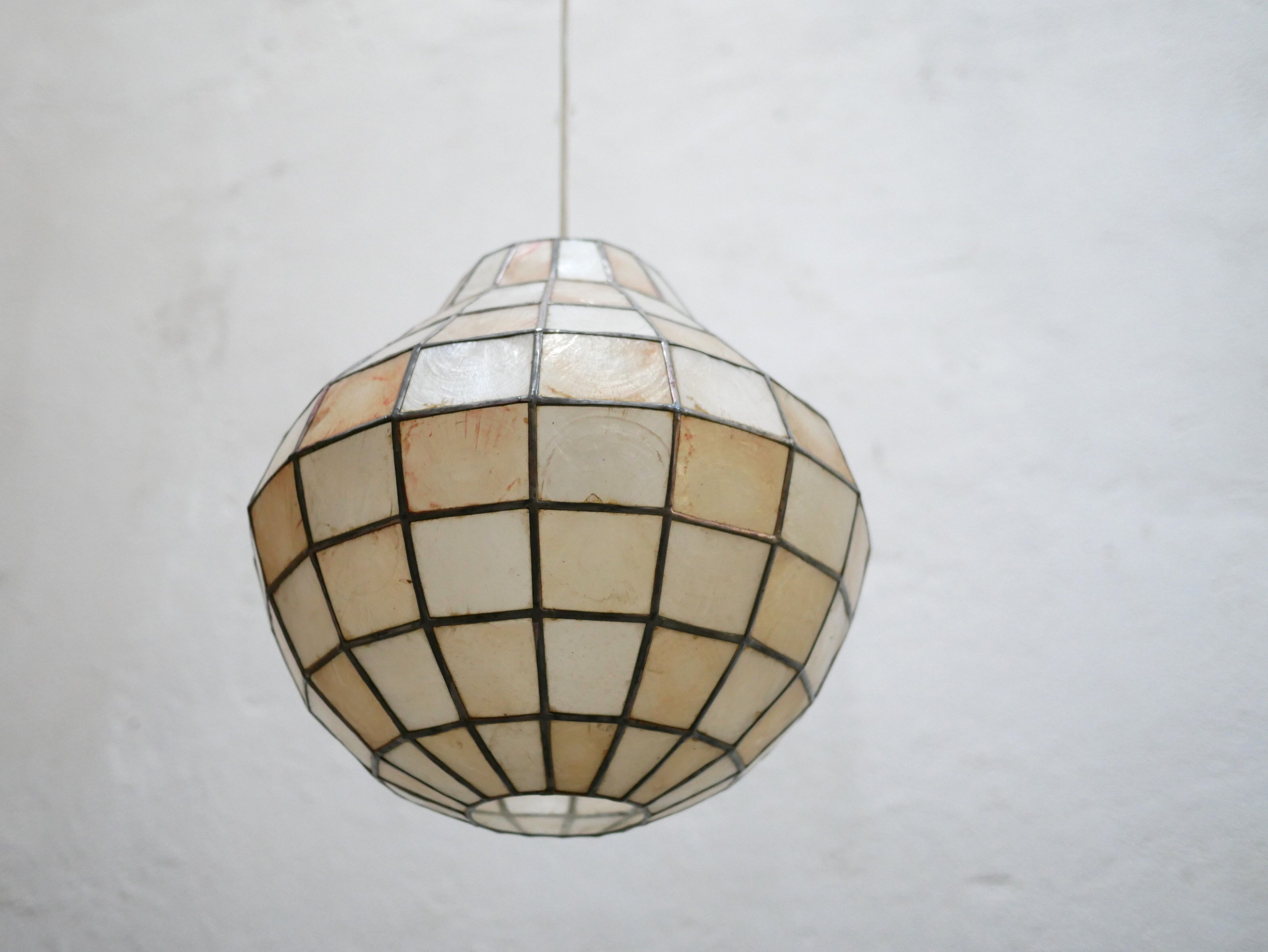 Vintage mother-of-pearl pendant lamp