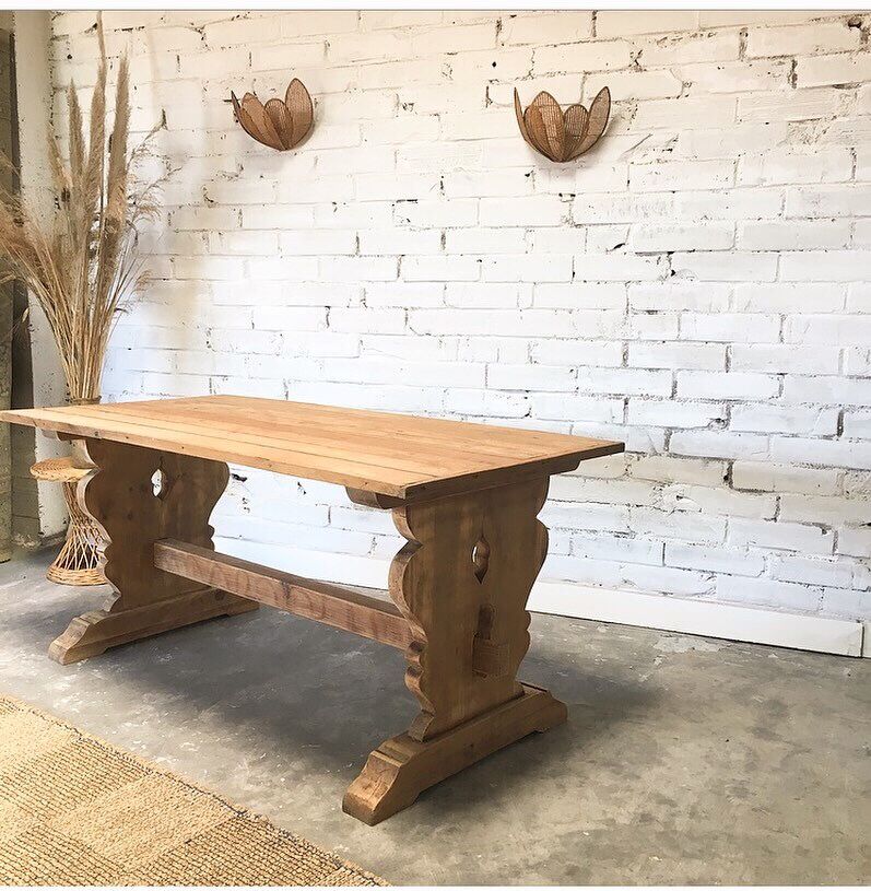 Natural wood dining table type monastery
